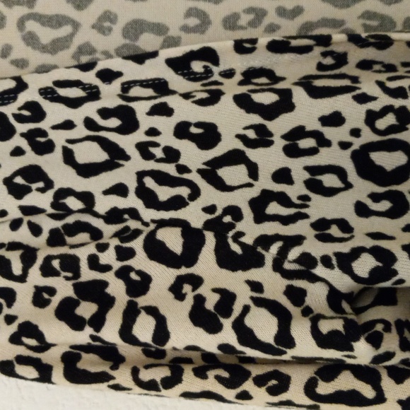 Criss Cross Sweater - Picture 2 of 8